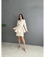 Костюмы