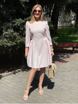 Платье с расширенной юбкой книзу розовая пудра