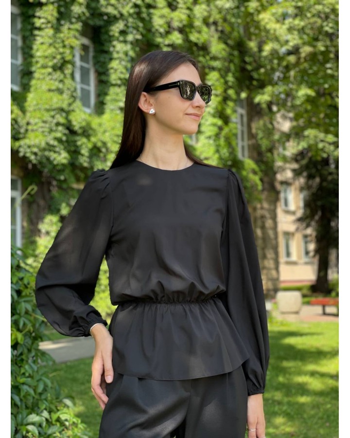 Блузка с баской черная
