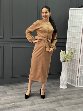 Костюм из замши с юбкой карамель