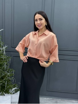 Блузка с защипами персик