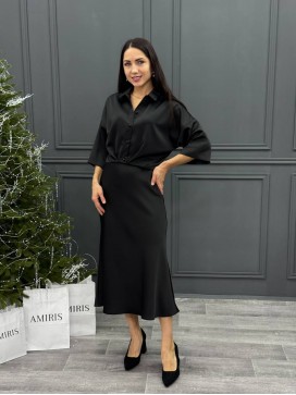 Блузка с защипами черная