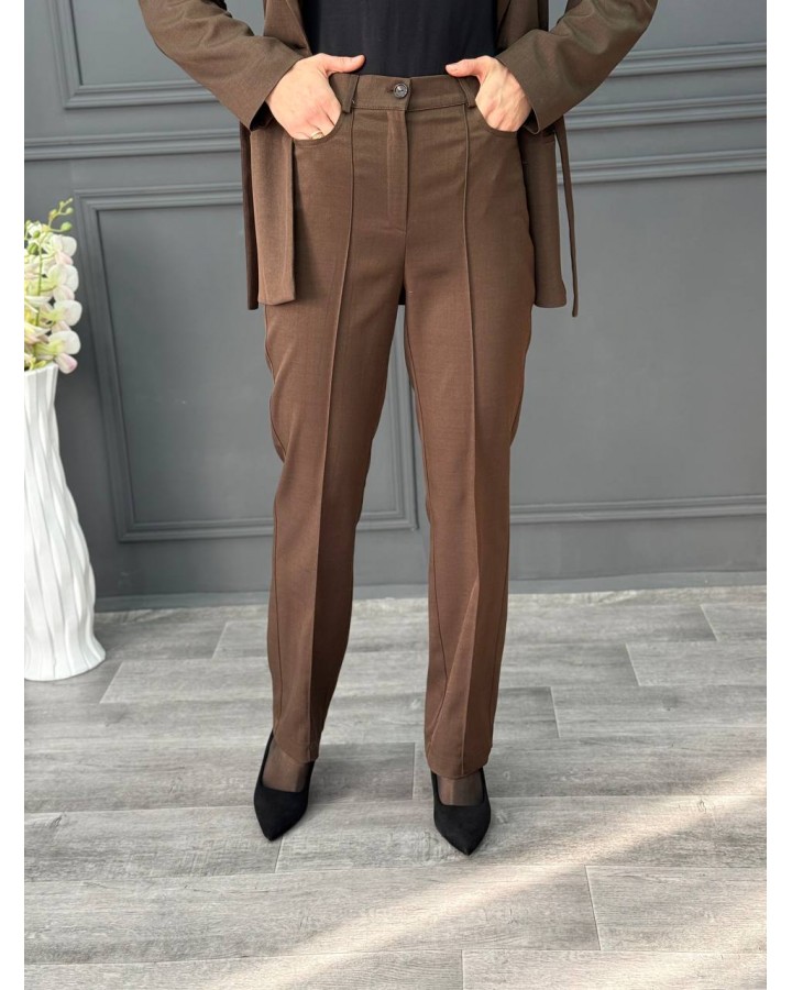 Брюки со стрелкой коричневые
