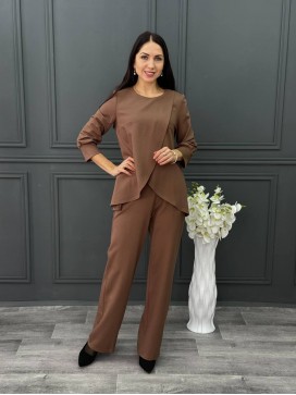 Костюм с блузкой на запах соленая карамель