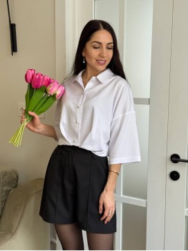 Блузка с защипами белая