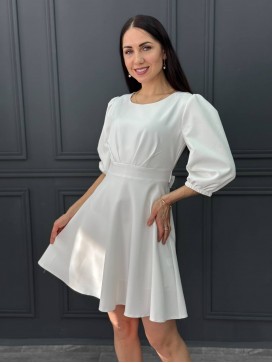 Платье со втачным поясом белое