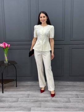 Блузка баска сливочная