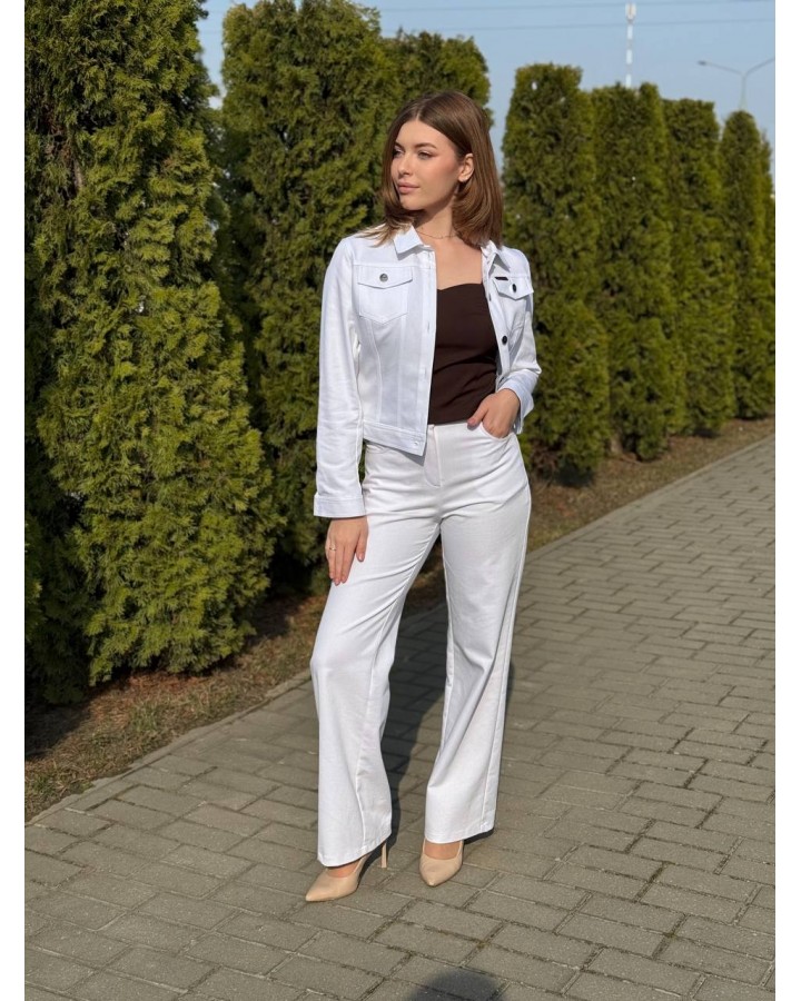 Белая джинсовка