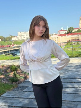 Блузка лучики пудра