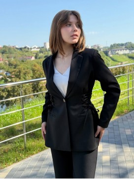 Жакет со стяжкой черный